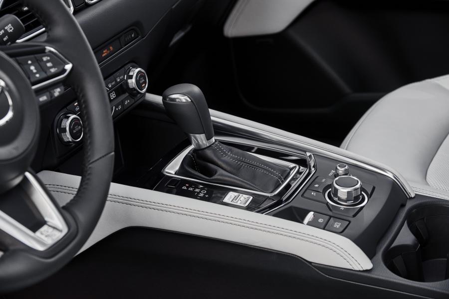 Детали интерьера Mazda CX-5 2016 года  (фото 48 из 49)